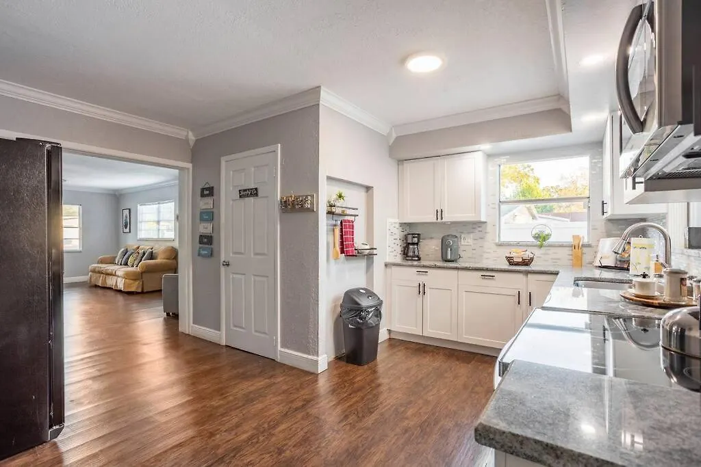 Entirehouse W/Bush Garden View_Private Heated Pool Villa Tampa United States